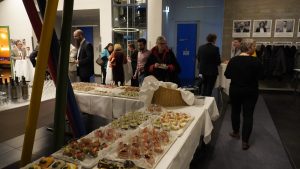 Ausklang am Buffet der Veranstaltung