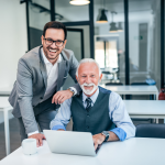 Familienmitglieder eines Familienunternehmens in Businessmeeting