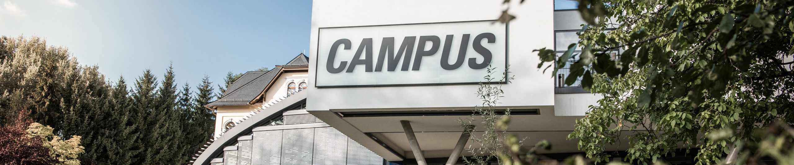 FH Campus02 Außenansicht am Tag