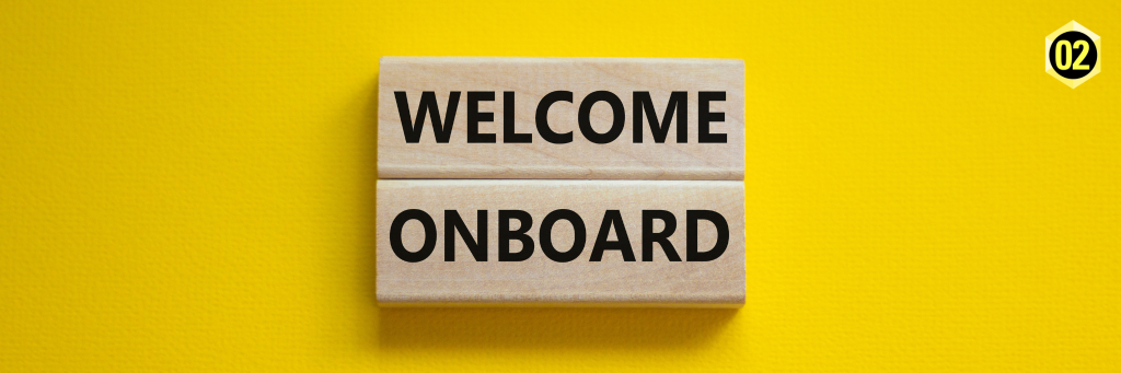 schwarzer Schriftzug "Welcome on board" mit gelbem Hintergrund