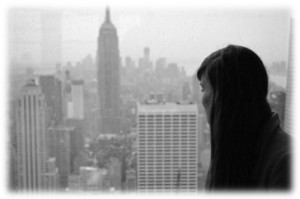 Sabrina Gross vor New Yorker Skyline