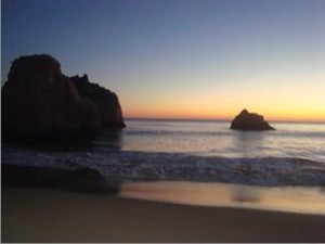 Sonnenuntergang am Meer in Portugal