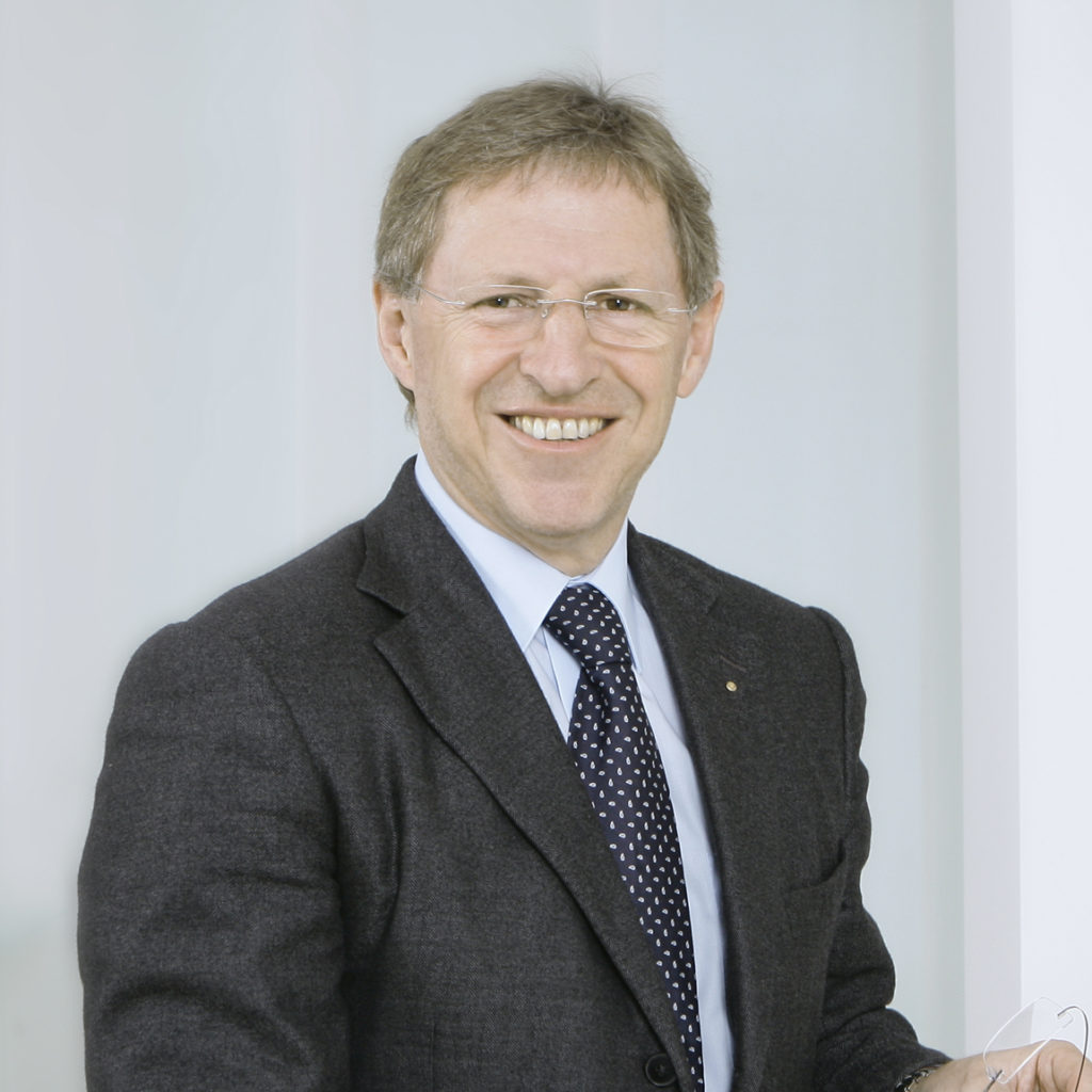 Portraitfoto Klaus Schmied