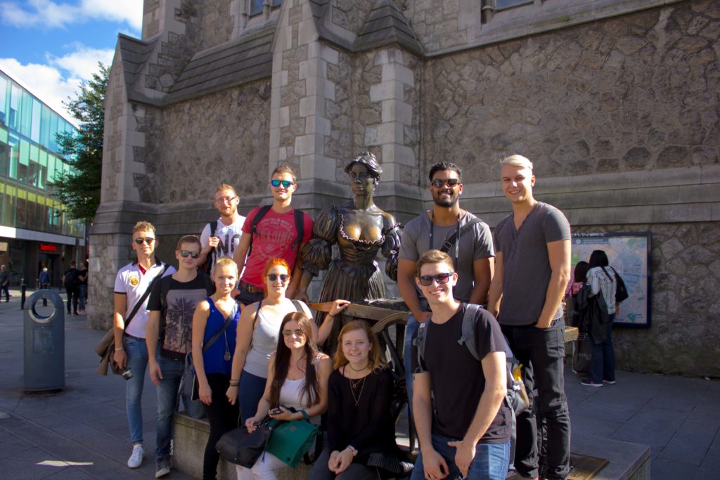 Molly Mallone und die Studierenden der FH CAMPUS 02