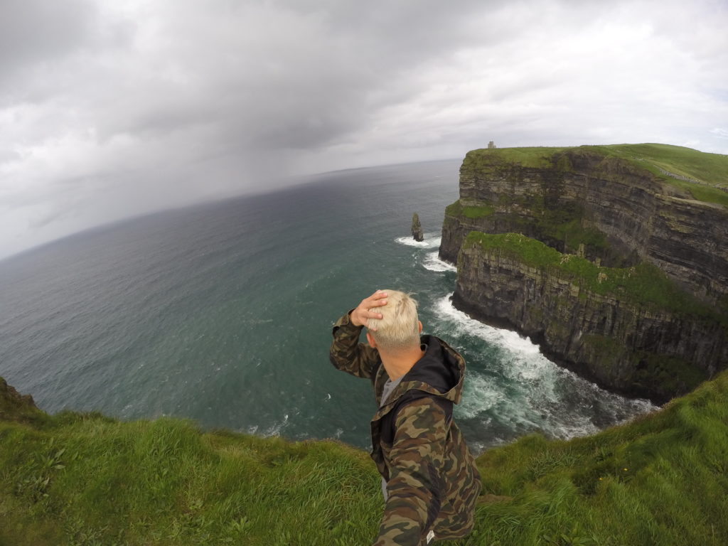 Windiges Wetter bei den Cliffs of Moher
