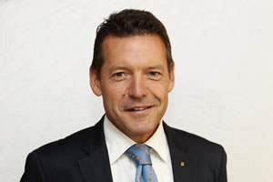 Porträtfoto von Nikolaus Lallitsch