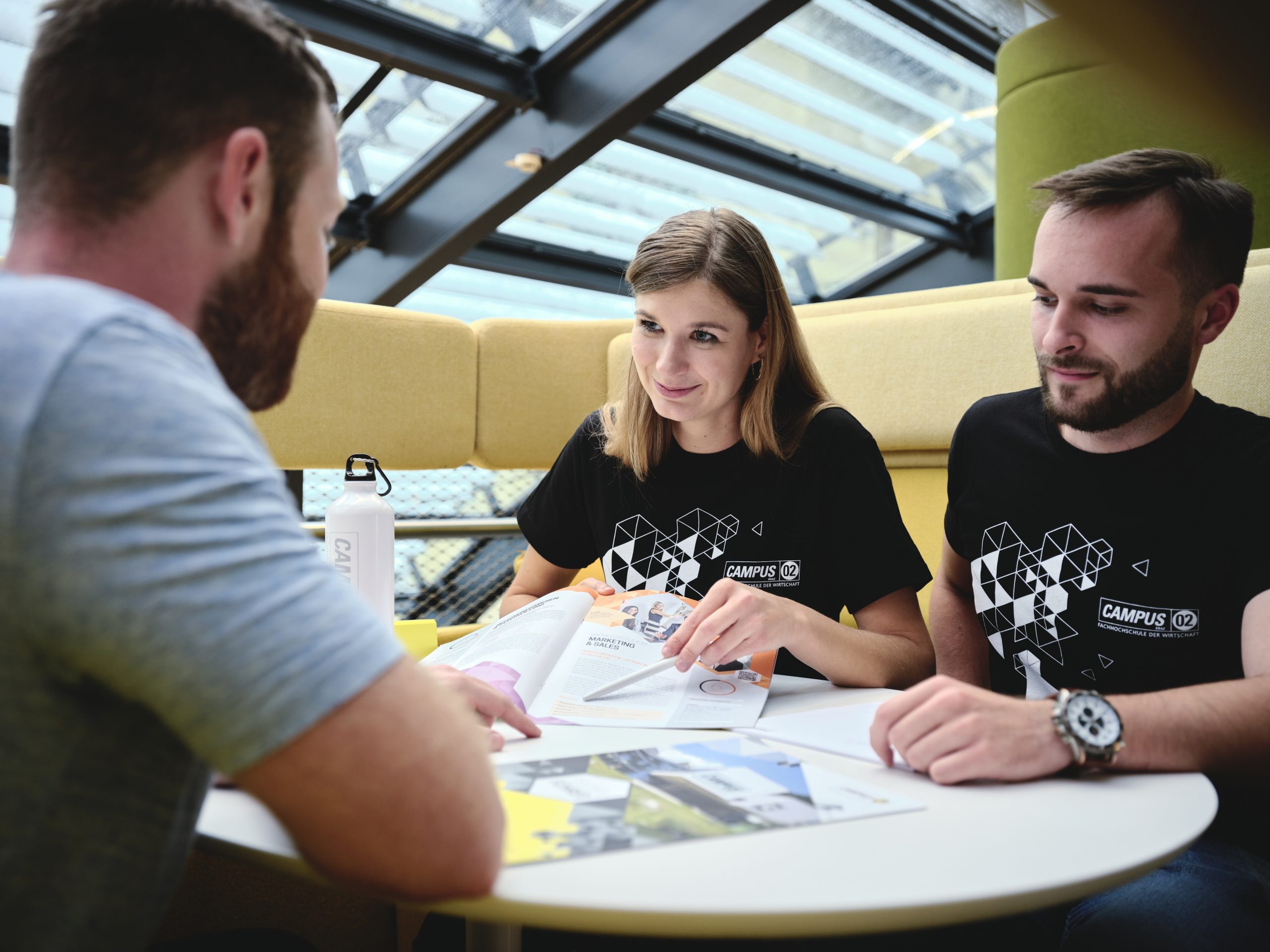 Studierende der FH Campus 02