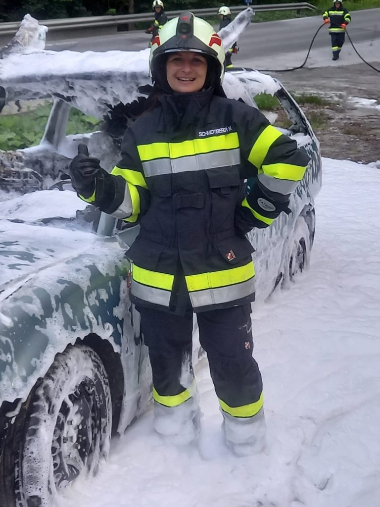 Michaela Hirschenberger_Mitarbeiterin Rechnungswesen und Controlling sowie Helferin bei Freiwillige Feuerwehr