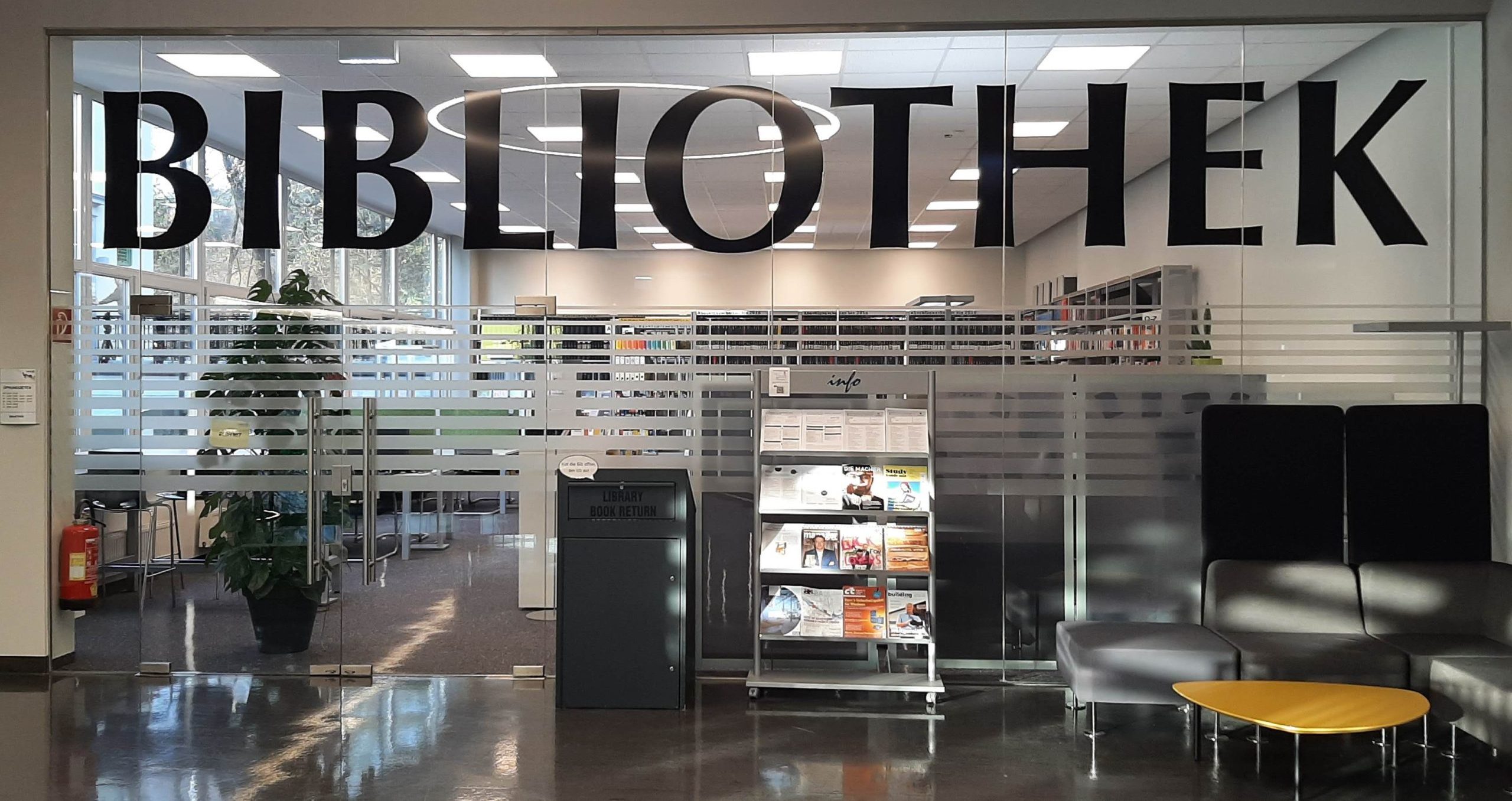 Eingangsbereich Bibliothek