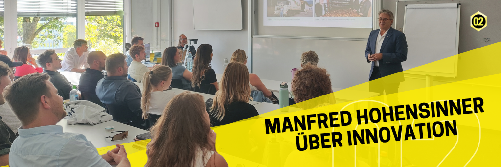 Studierende sitzen im Hörsaal